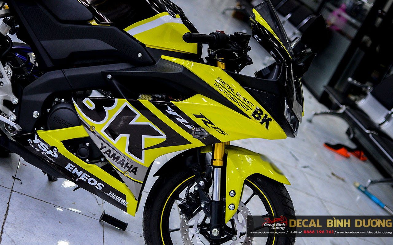 Decal Yamaha R15 V3 Vàng en n Tng